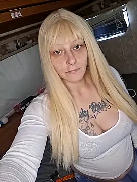 badcookie221 online show from May 25, 7:01 pm