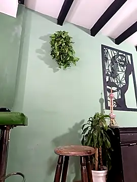 thirstymoonxx online show from February 17, 4:32 am