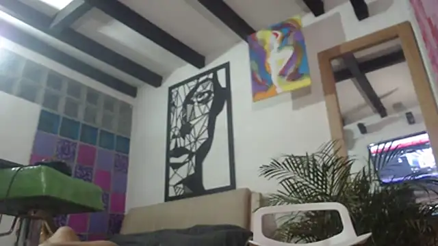 Snapshot of thirstymoonxx chatting on June 7, 4:39 am thirstymoonxx online show from June 7, 4:39 am