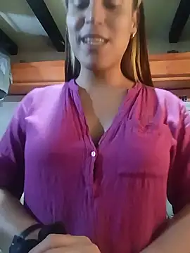 Snapshot of thirstymoonxx chatting on July 12, 7:47 pm thirstymoonxx online show from July 12, 7:47 pm