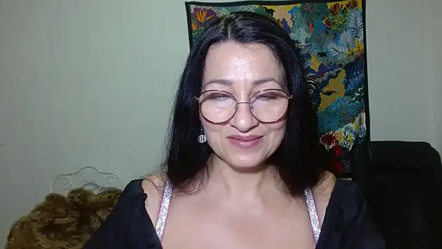 KeisyNeonX online show from March 1, 9:15 pm