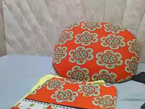 Sexy Villagegal online show from November 5, 6:55 pm