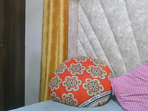Snapshot of Sexy_Villagegal chatting on May 17, 2:17 pm Sexy Villagegal online show from May 17, 2:17 pm