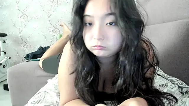Snapshot of cutie_mio chatting on September 13, 9:42 am cutie mio online show from September 13, 9:42 am