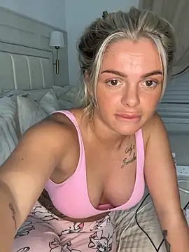 IrishTeenBarbie69 online show from October 7, 10:00 pm