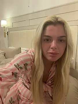 IrishTeenBarbie69 online show from May 23, 9:47 pm