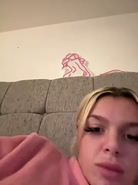 IrishTeenBarbie69 online show from February 2, 12:30 am