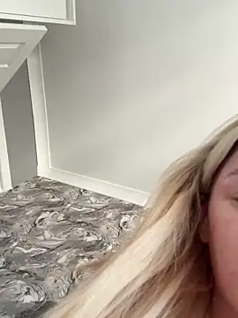 IrishTeenBarbie69 online show from February 24, 3:31 pm