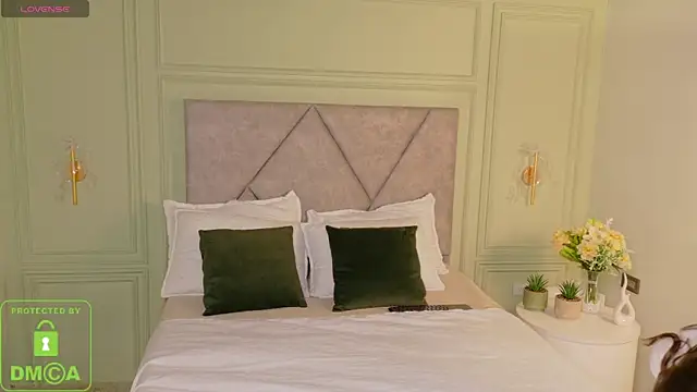  Miss Kimm online show from February 28, 1:00 pm