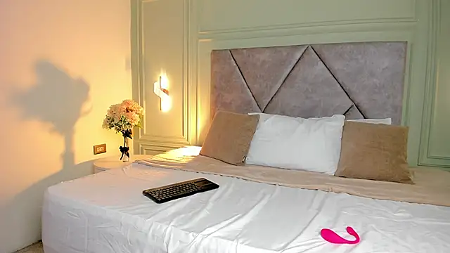 Snapshot of _Miss_Kimm chatting on December 1, 11:44 am Miss Kimm online show from December 1, 11:44 am