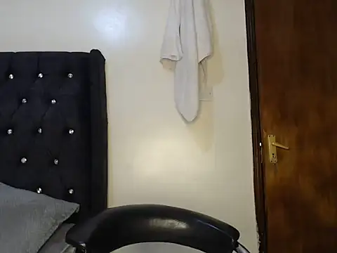 Snapshot of Sexyprecious01 chatting on September 29, 5:51 pm Sexyprecious01 online show from September 29, 5:51 pm