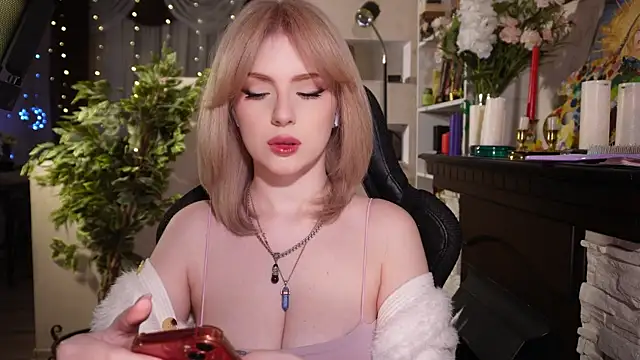 Chriss Fox online show from February 6, 3:30 pm