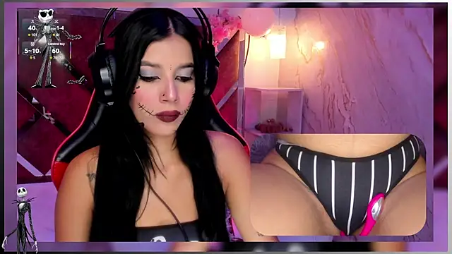 Snapshot of SweetieCloe_ chatting on October 14, 9:04 pm SweetieCloe online show from October 14, 9:04 pm