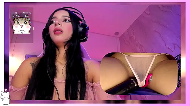 SweetieCloe  online show from March 12, 8:46 pm