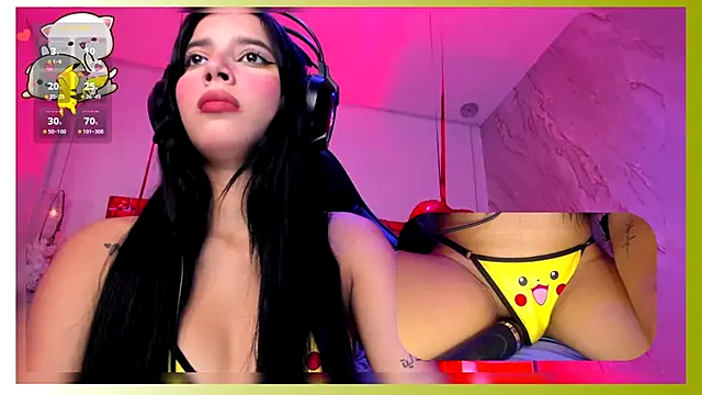 SweetieCloe  online show from February 11, 9:03 pm