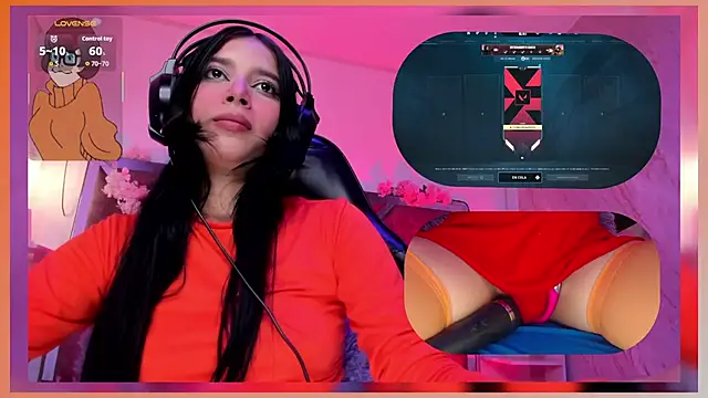 SweetieCloe  online show from December 1, 9:15 pm