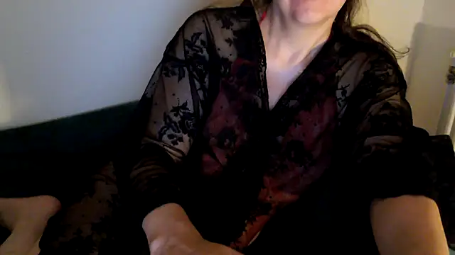 Snapshot of Ella_Next_Door chatting on September 17, 8:44 pm Ella Next Door online show from September 17, 8:44 pm