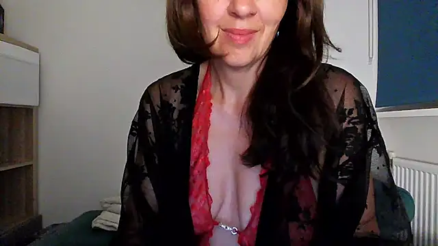 Snapshot of Ella_Next_Door chatting on July 16, 9:56 pm Ella Next Door online show from July 16, 9:56 pm