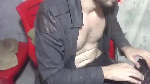 Snapshot of GLg3 chatting on December 2, 12:58 am GLg3 online show from December 2, 12:58 am