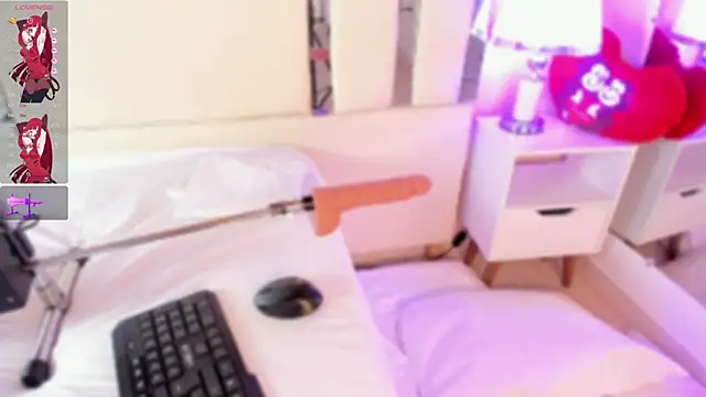 Miliaangeles online show from October 31, 11:40 am