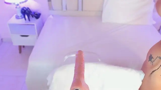 Miliaangeles online show from March 23, 7:42 am