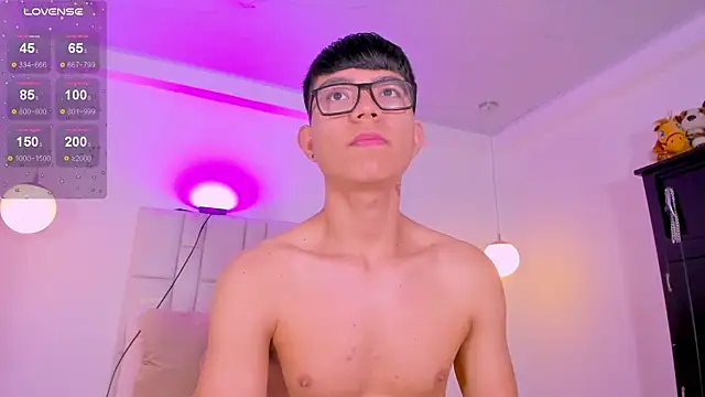 CodyTwink online show from April 4, 12:01 pm