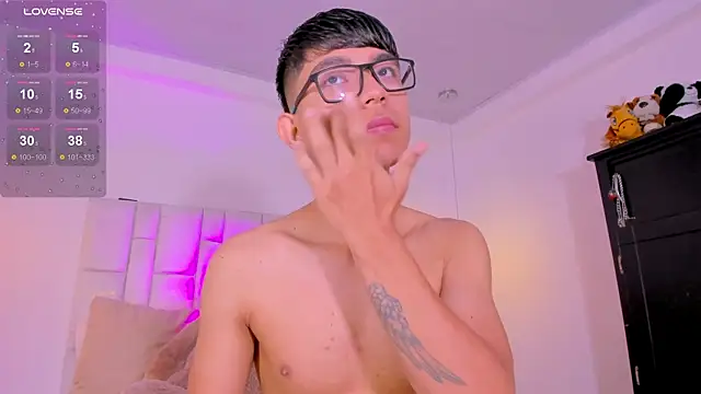 CodyTwink online show from April 16, 1:34 pm