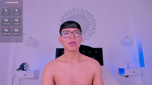 Snapshot of CodyTwink chatting on September 18, 1:14 pm CodyTwink online show from September 18, 1:14 pm