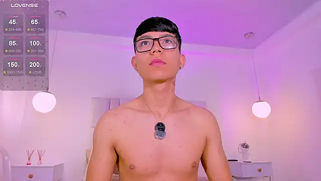 Snapshot of CodyTwink chatting on June 19, 12:00 pm CodyTwink online show from June 19, 12:00 pm