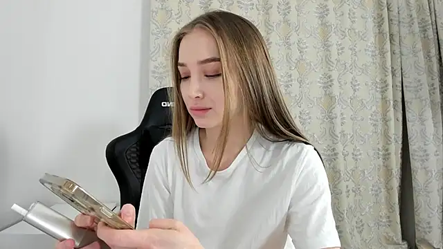 Snapshot of Sweet-bb chatting on September 10, 9:03 pm Sweet-bb online show from September 10, 9:03 pm