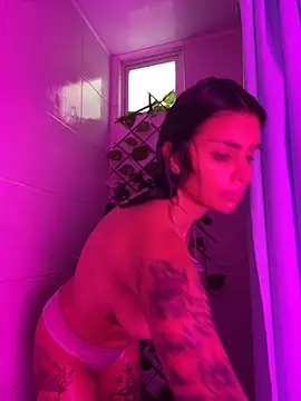 Snapshot of DeuxGold chatting on October 23, 7:23 pm DeuxGold online show from October 23, 7:23 pm