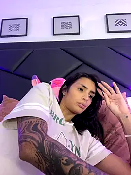 Snapshot of DeuxGold chatting on November 9, 2:48 am DeuxGold online show from November 9, 2:48 am