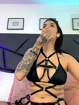 Snapshot of DeuxGold chatting on November 16, 5:01 am DeuxGold online show from November 16, 5:01 am