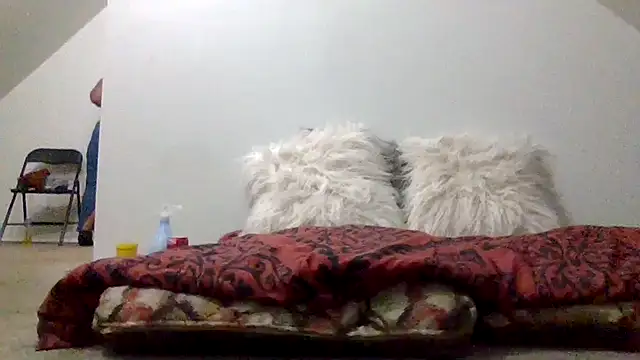 AllLeggs online show from December 4, 7:55 am