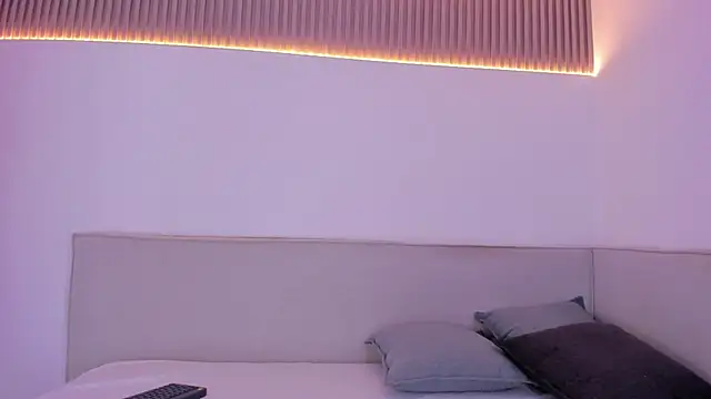 jasminehill  online show from February 5, 1:29 pm