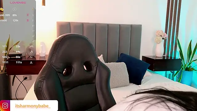 Harmonybabe  online show from May 9, 8:45 pm