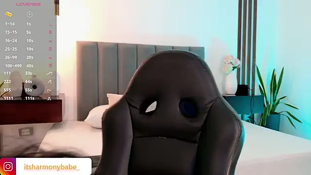 Snapshot of Harmonybabe_ chatting on June 15, 8:30 pm Harmonybabe online show from June 15, 8:30 pm