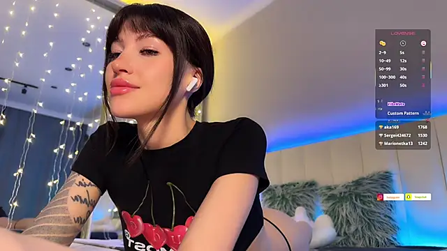 ellie miu online show from February 16, 9:24 pm