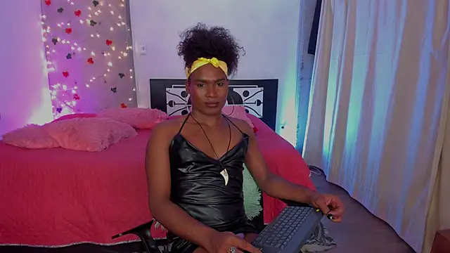 Snapshot of blackbarbietrans chatting on January 20, 2:22 am blackbarbietrans online show from January 20, 2:22 am