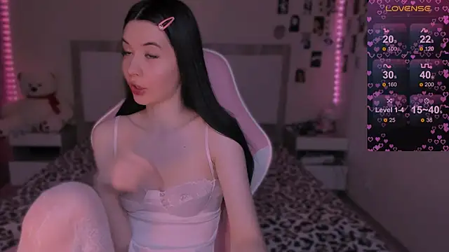 CoddleWeeper  online show from December 25, 7:35 am