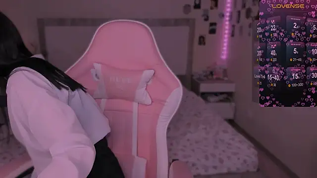 CoddleWeeper  online show from December 30, 10:32 am