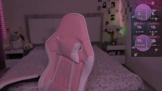 CoddleWeeper  online show from January 28, 4:50 am