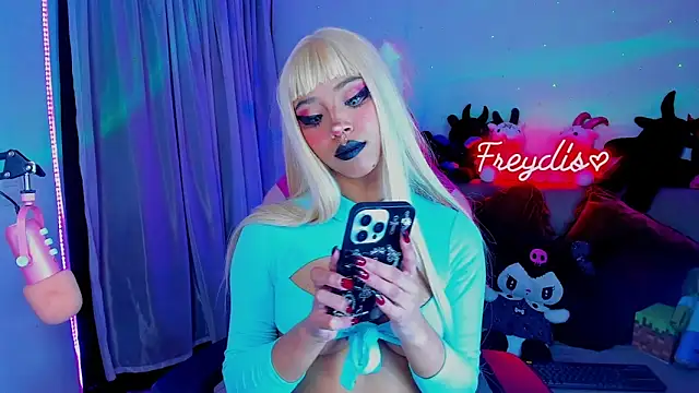 Snapshot of Miss_freydis chatting on March 3, 5:25 am Miss freydis online show from March 3, 5:25 am