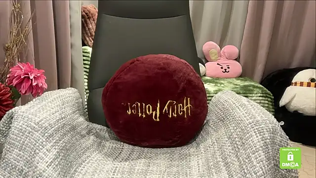 Snapshot of Unique-Beauty chatting on December 16, 5:06 pm Unique-Beauty online show from December 16, 5:06 pm