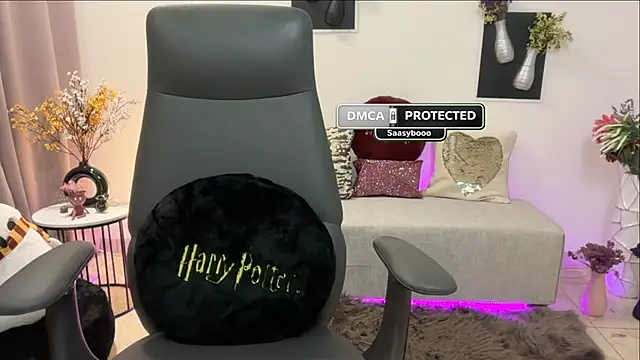 Unique-Beauty online show from April 15, 6:12 pm