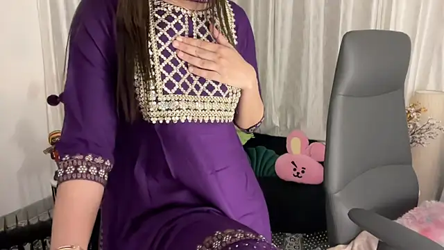 Snapshot of Unique-Beauty chatting on March 8, 2:51 pm Unique-Beauty online show from March 8, 2:51 pm