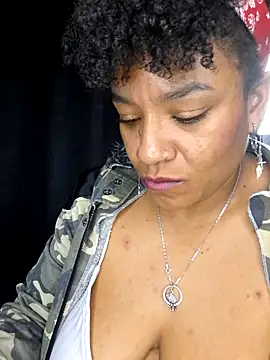 Snapshot of Selket11 chatting on March 19, 4:24 pm Selket11 online show from March 19, 4:24 pm