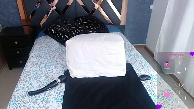 Snapshot of bianca_milfsexy chatting on February 14, 1:13 am bianca milfsexy online show from February 14, 1:13 am