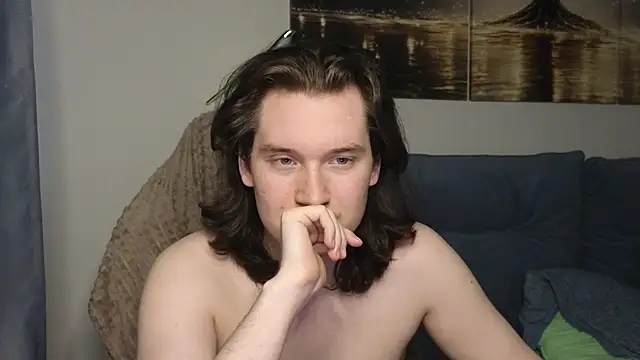 MoreRealAlex online show from April 29, 5:33 am