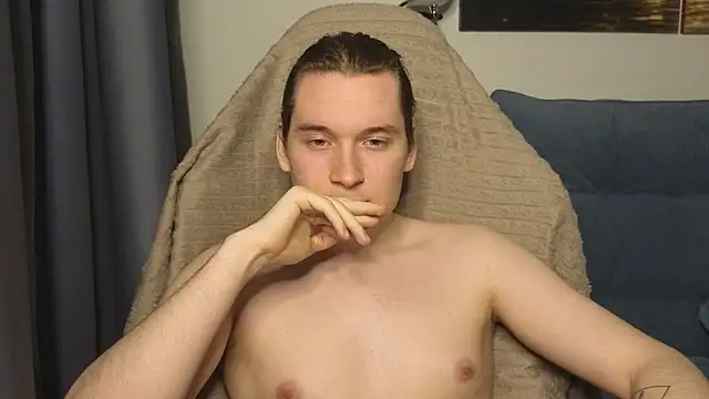 MoreRealAlex online show from May 28, 1:13 am